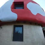 приказната къщичка на смърфовете Villa Krayni Dol
