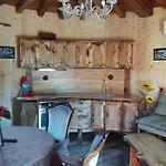приказната къщичка на смърфовете Krayni Dol