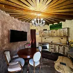 приказната къщичка на смърфовете Villa Krayni Dol