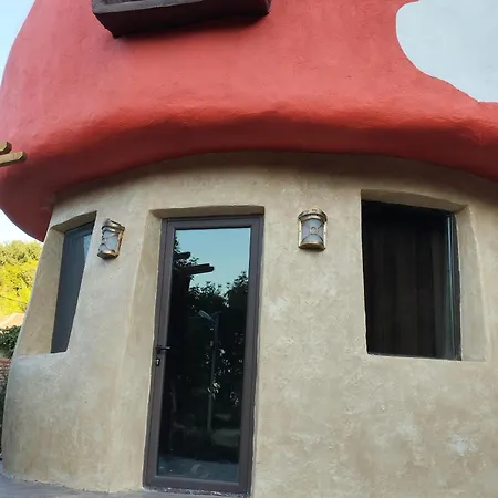 приказната къщичка на смърфовете Krayni Dol