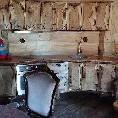 приказната къщичка на смърфовете Krayni Dol