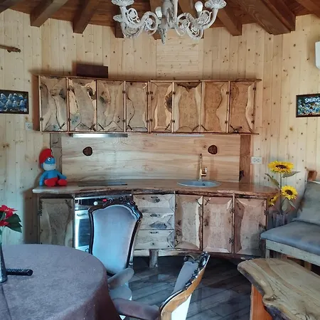 приказната къщичка на смърфовете Krayni Dol