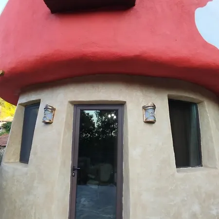 приказната къщичка на смърфовете Krayni Dol