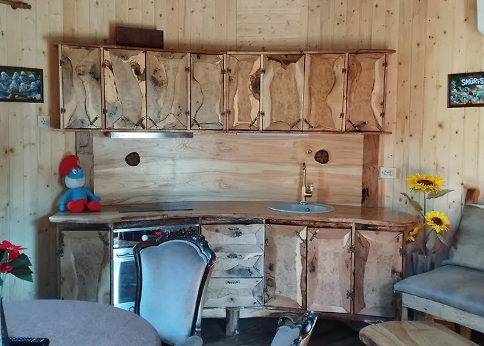 приказната къщичка на смърфовете Krayni Dol